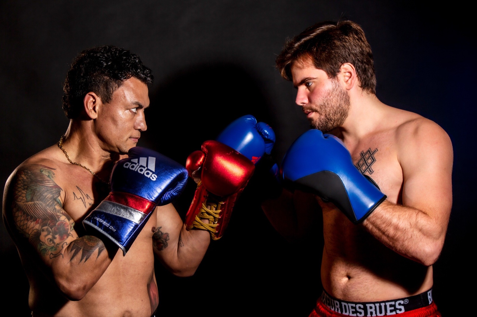 Guilherme Grillo frente a frente com Popó, ex-campeão mundial de boxe — foto da matéria da Exame